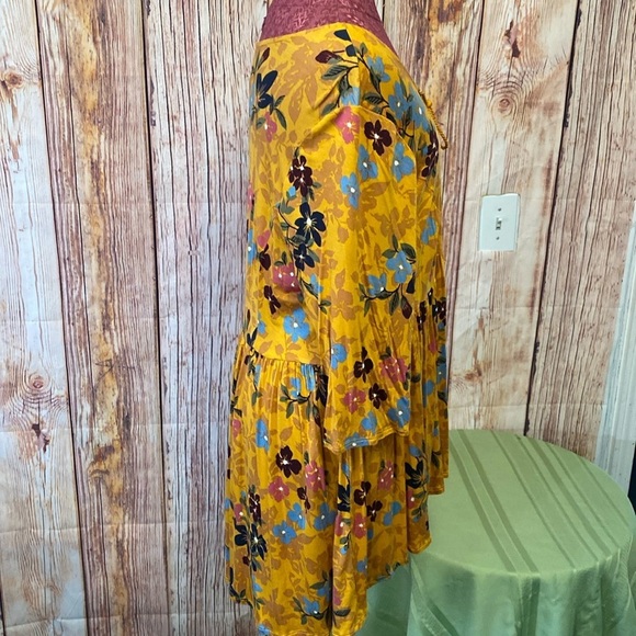 Women Terra & Sky 1X 16Wx18W Gold Floral Pullover Blouse with Elastic Waist NWT - Picture 4 of 10